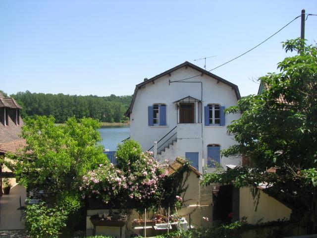 Le Barrage Otel Mauzac-et-Grand-Castang Oda fotoğraf